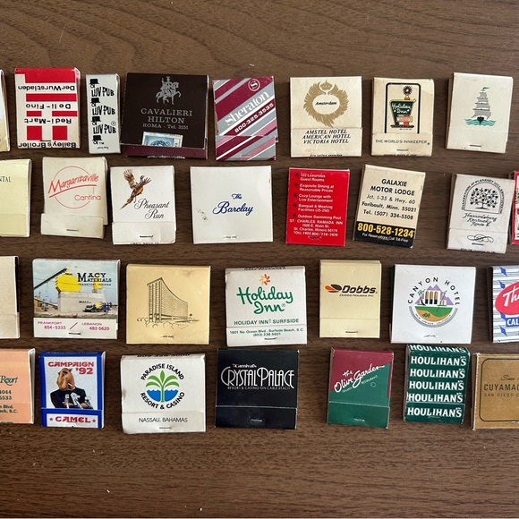 Cigar Box Filled With 30 Vintage Matchbooks - Picture 3 of 4